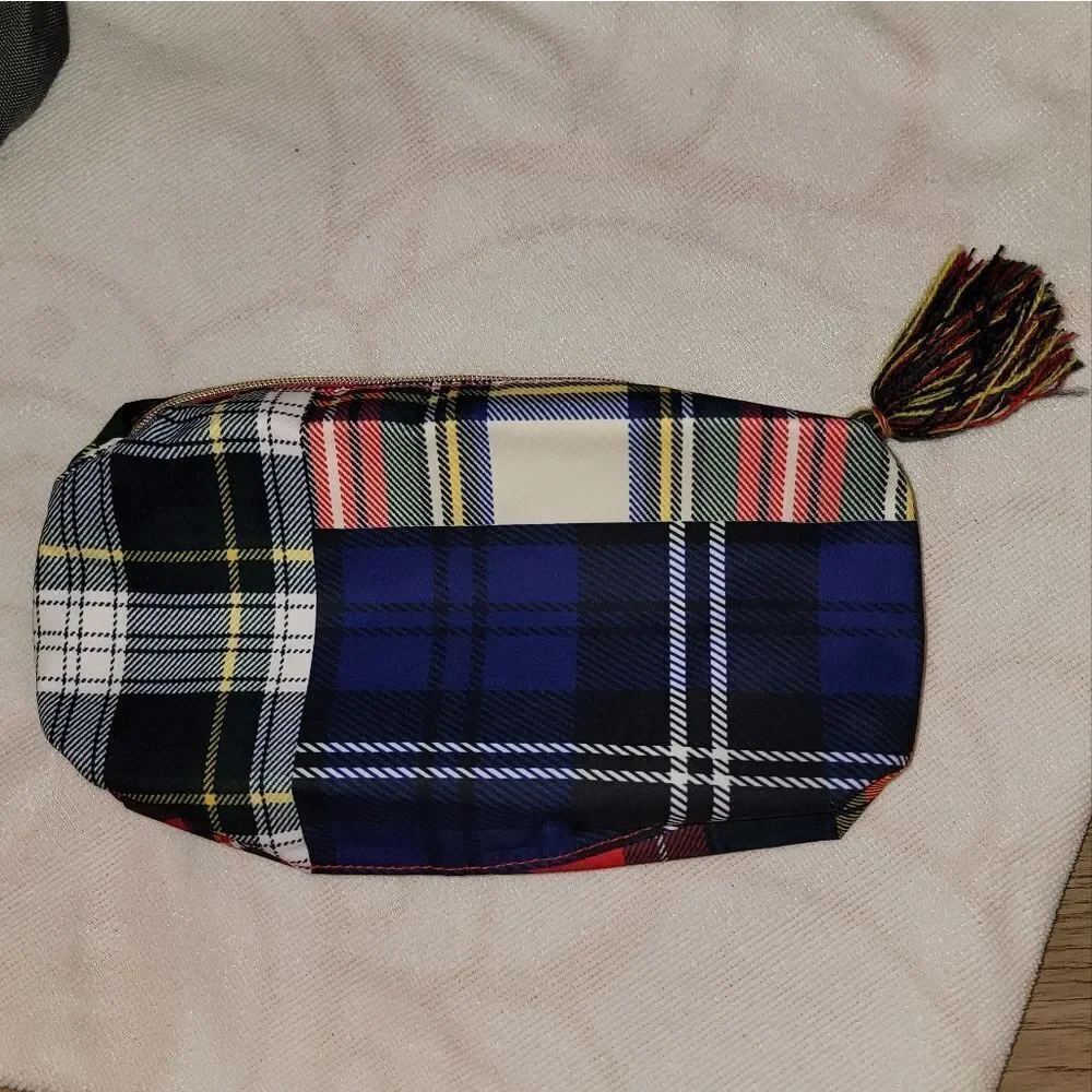 Estee Lauder Plaid Tartan Cosmetic Zipper Make Up Bag with Tassle & Big Logo